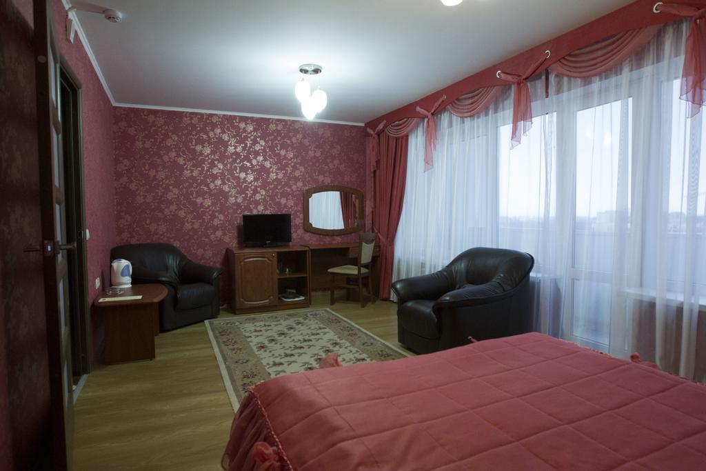 Molodechno Hotel Maladzečna Esterno foto